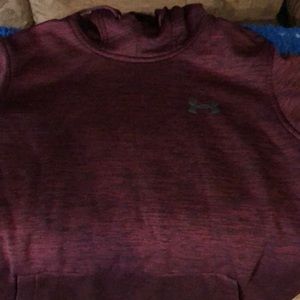 Men’s Under Armor sweatshirt